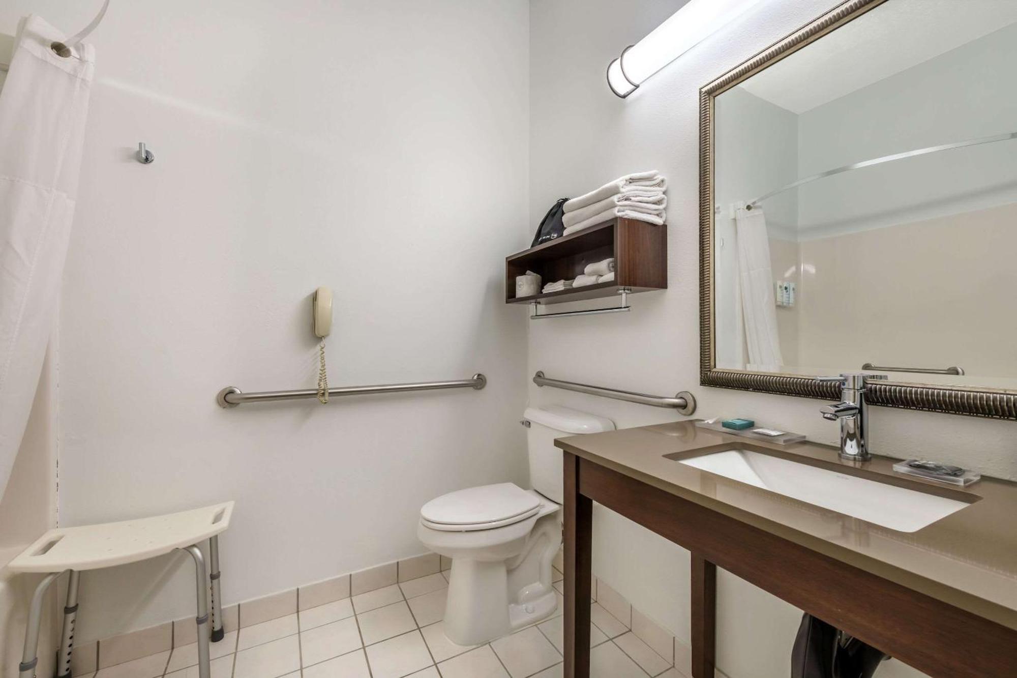 Country & By Radisson, Watertown, Sd 3*
